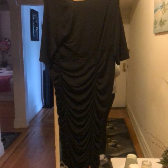 Black dress - Picture 2 of 2